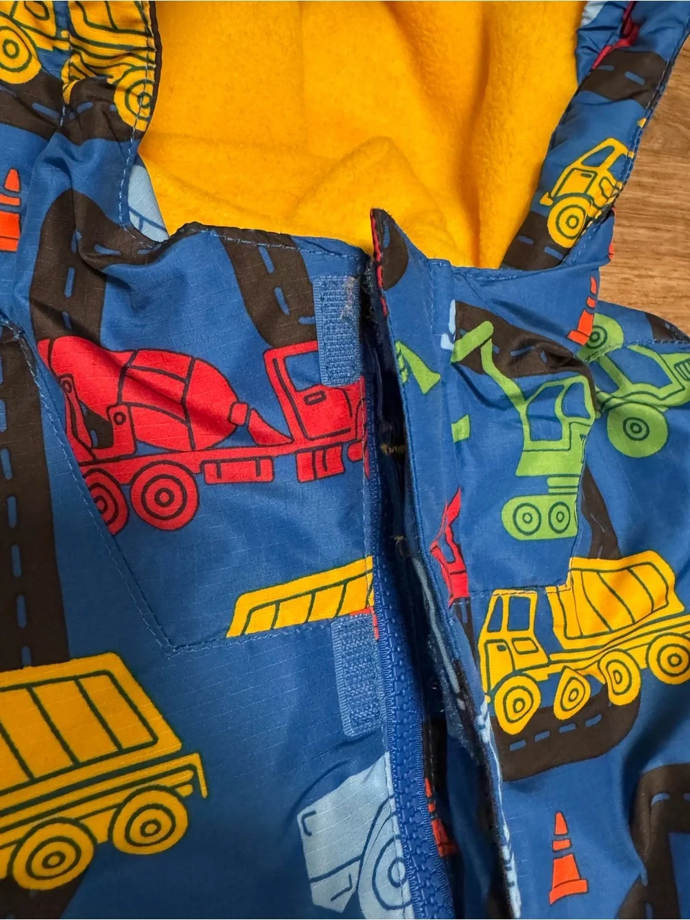 The Children’s Place 3-in 1 Construction Vehicle Hooded Jacket Fleece Lined 5T